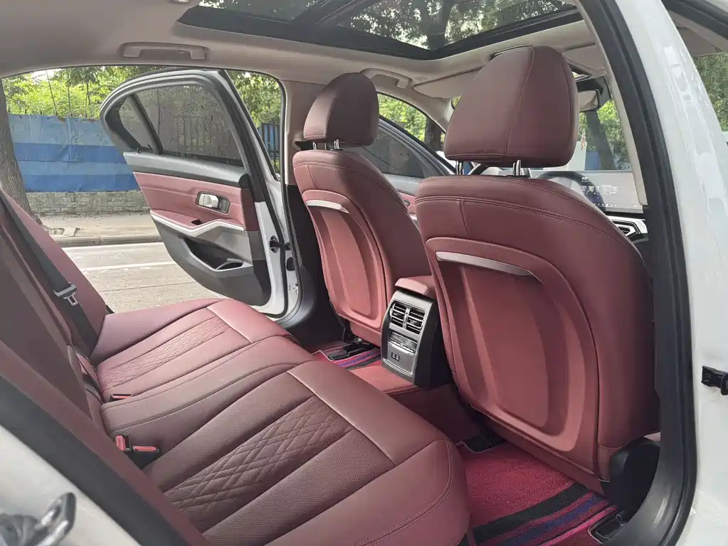 BMW i3 2024 eDrive 35 L
