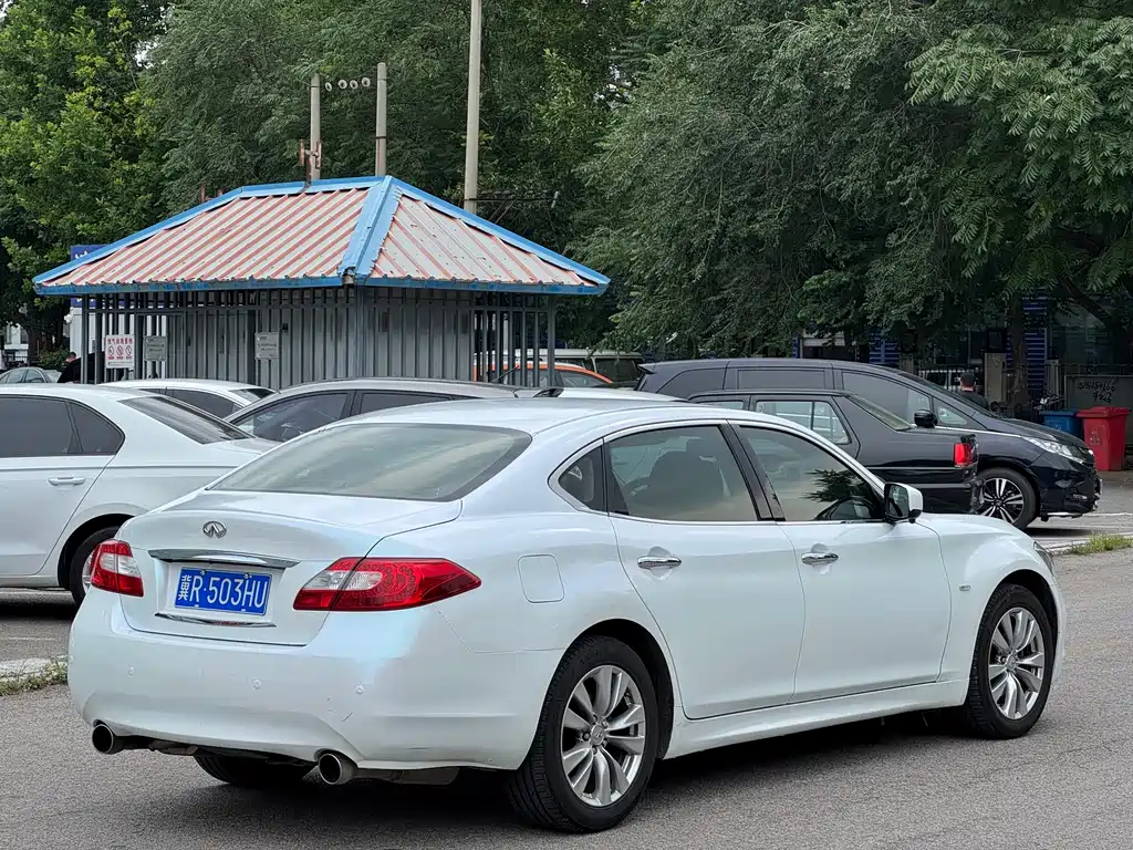 Infiniti Q70 2015 Q70L 2.5L Enjoy