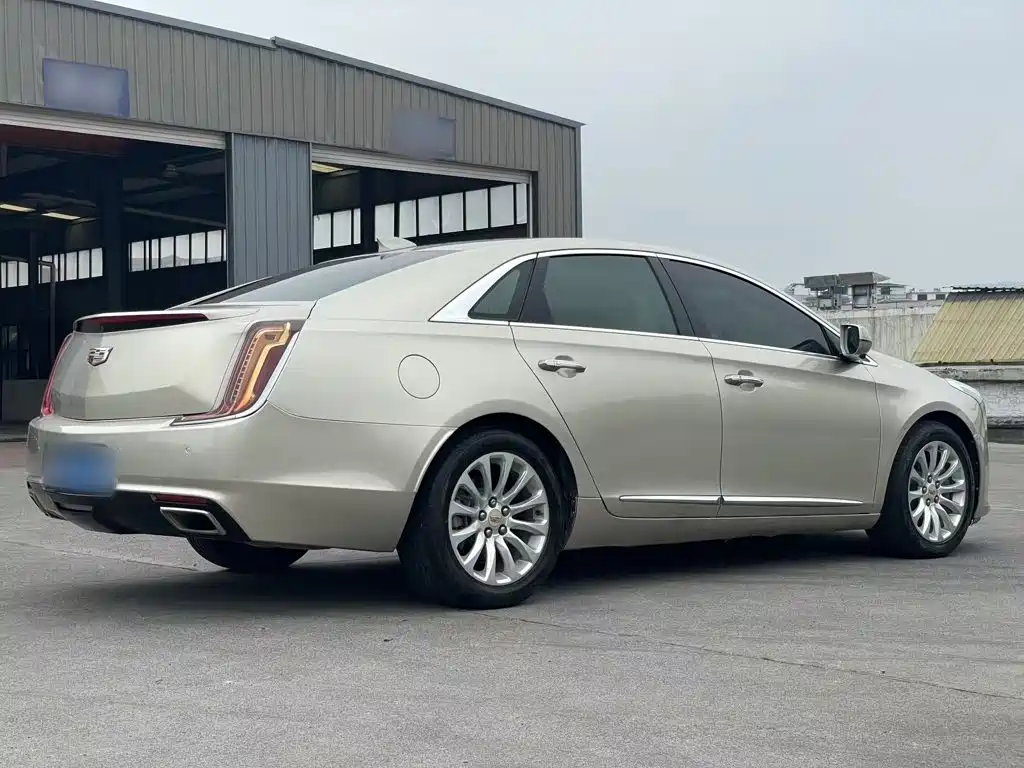 Cadillac XTS — миниатюра 5