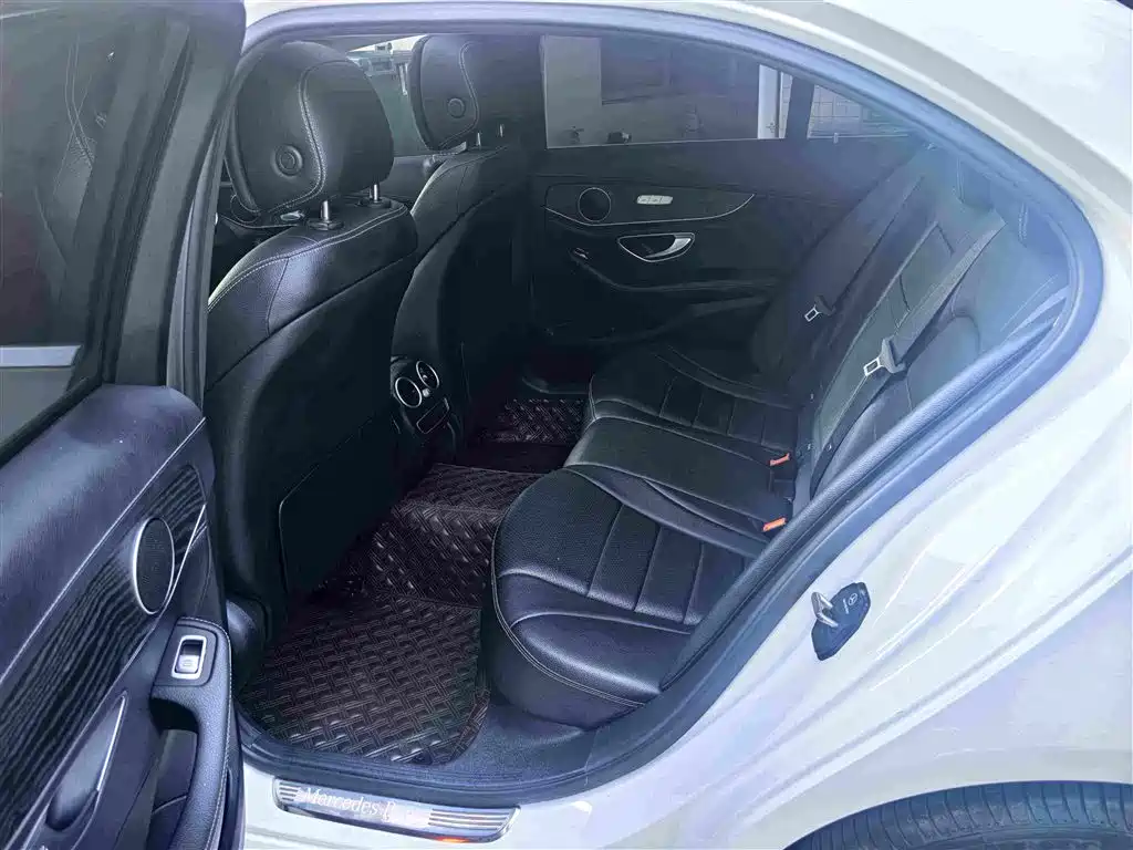 Mercedes-Benz C-Class — миниатюра 9