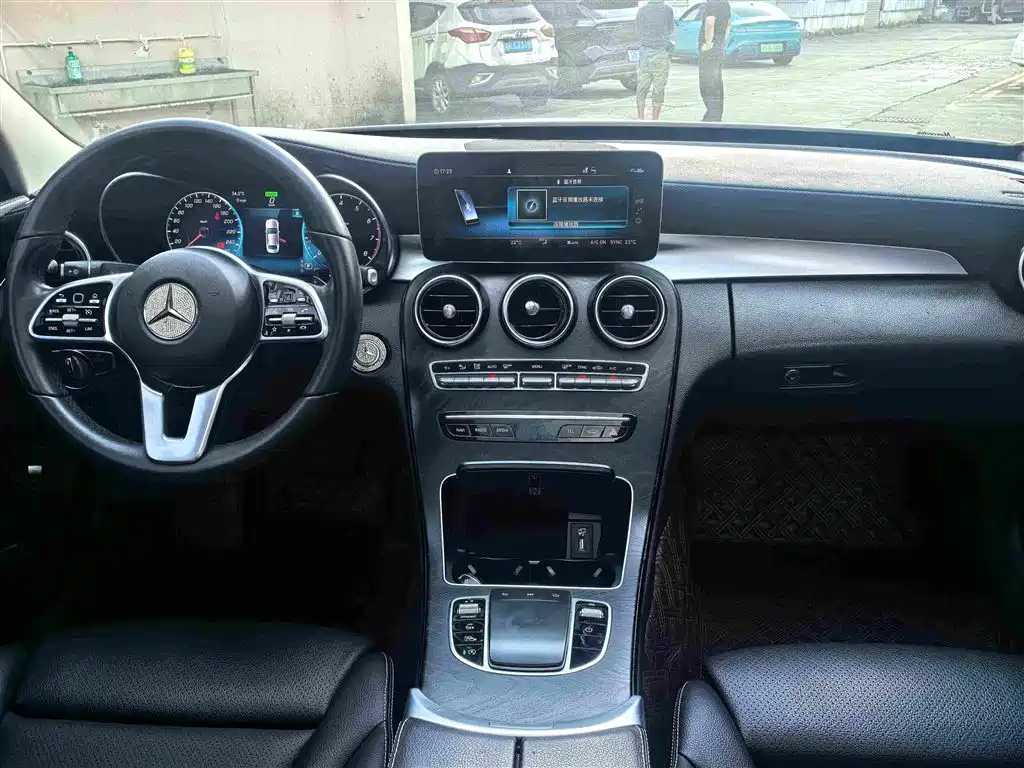 Mercedes-Benz C-Class — миниатюра 12