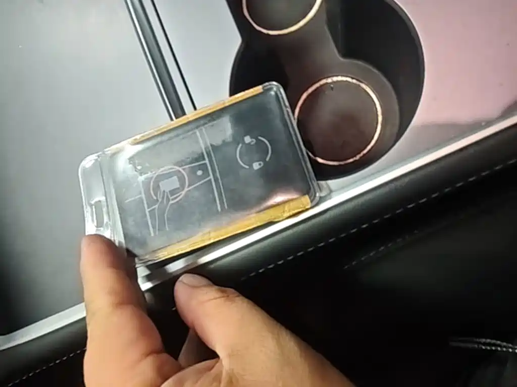 Tesla Model 3 — миниатюра 9
