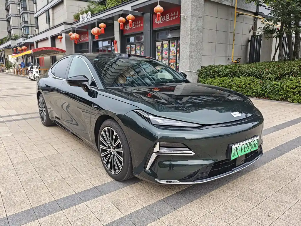 Geely Galaxy Galaxy 8 8 2025 130km EM-P