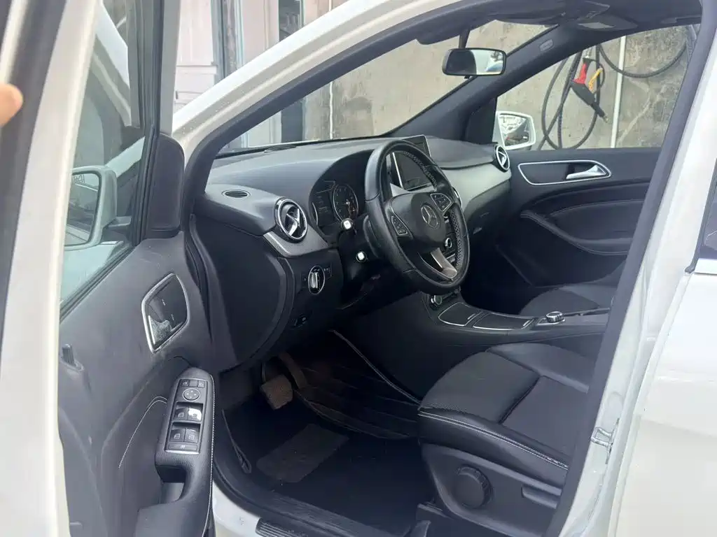Mercedes-Benz B-Class — миниатюра 6