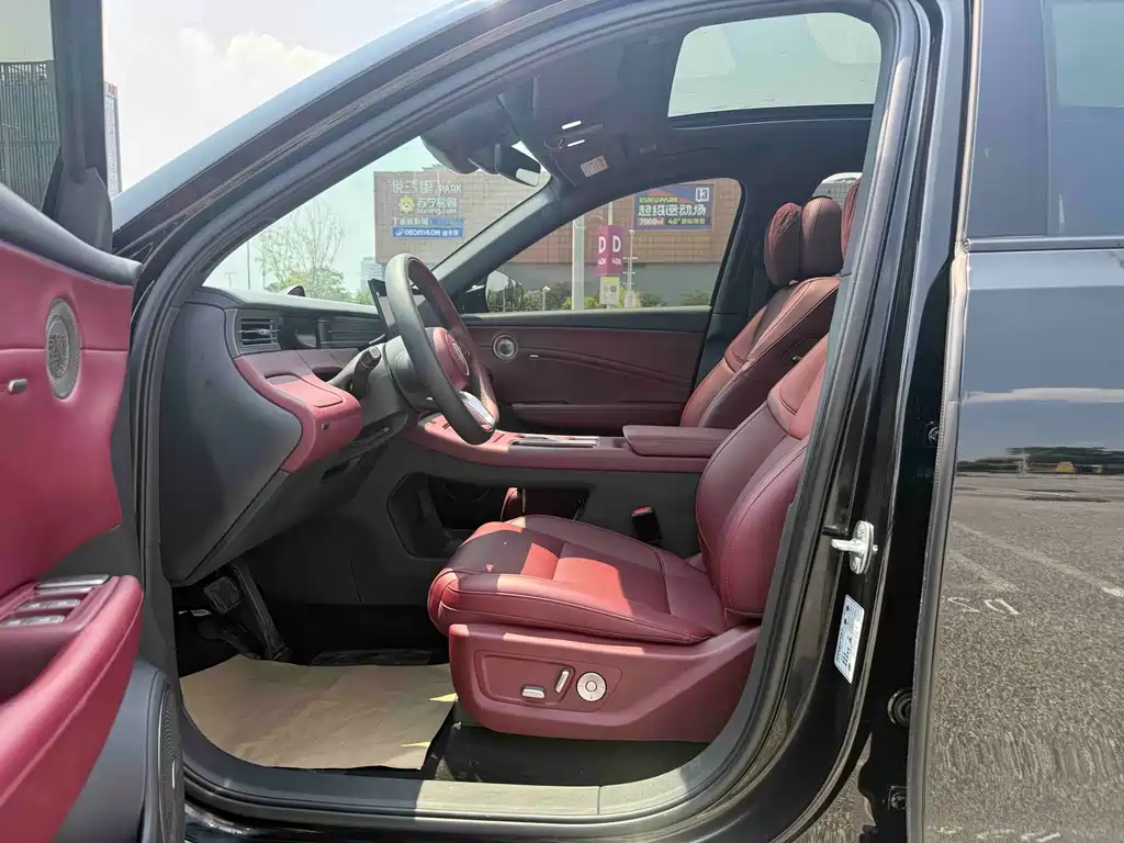 Hongqi Красный флаг HS6 PHEV — миниатюра 4