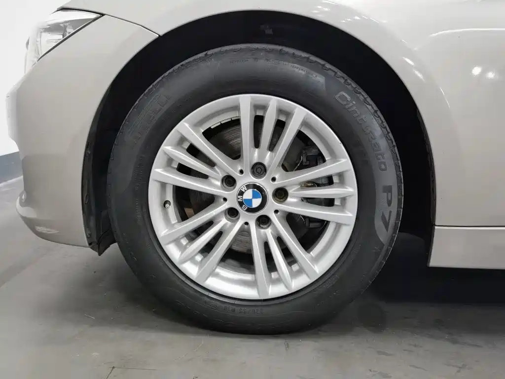BMW 3 Series — миниатюра 17