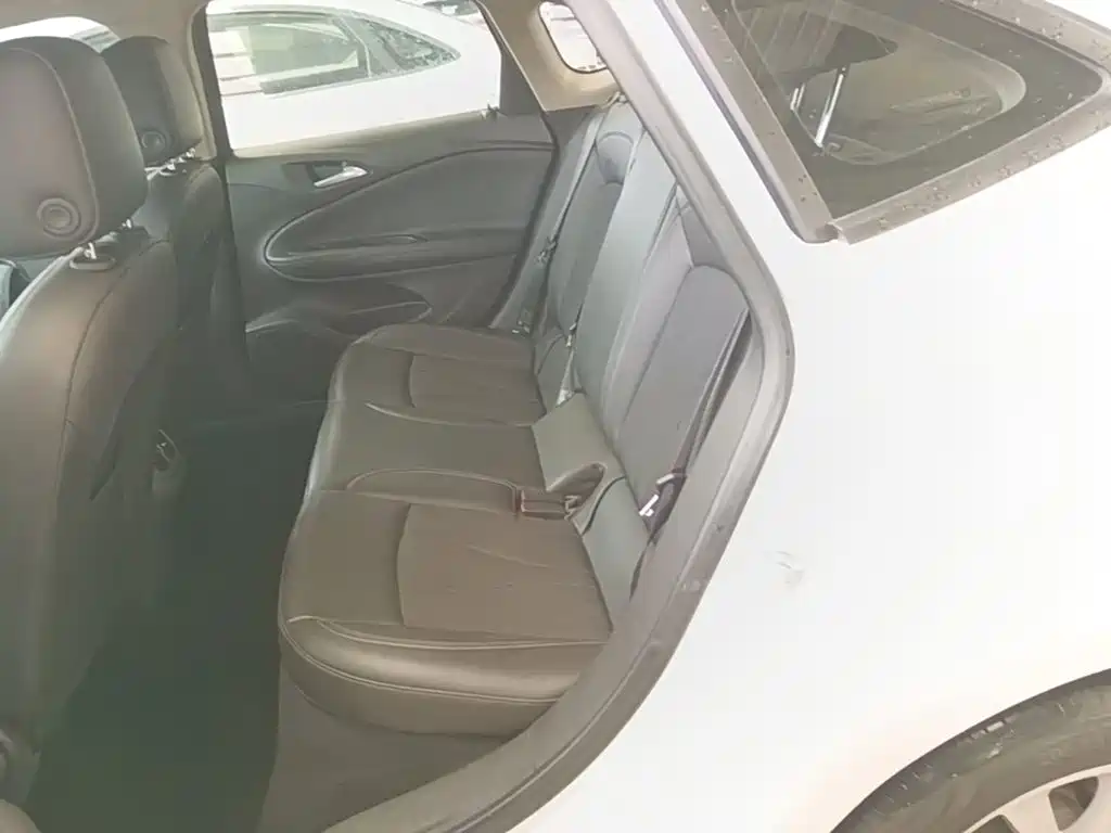 Buick Verano — миниатюра 17