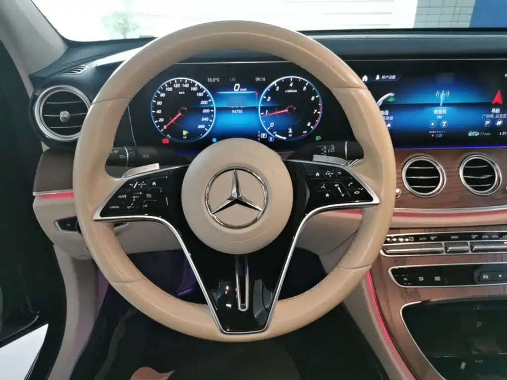 Mercedes-Benz E-Class — миниатюра 11