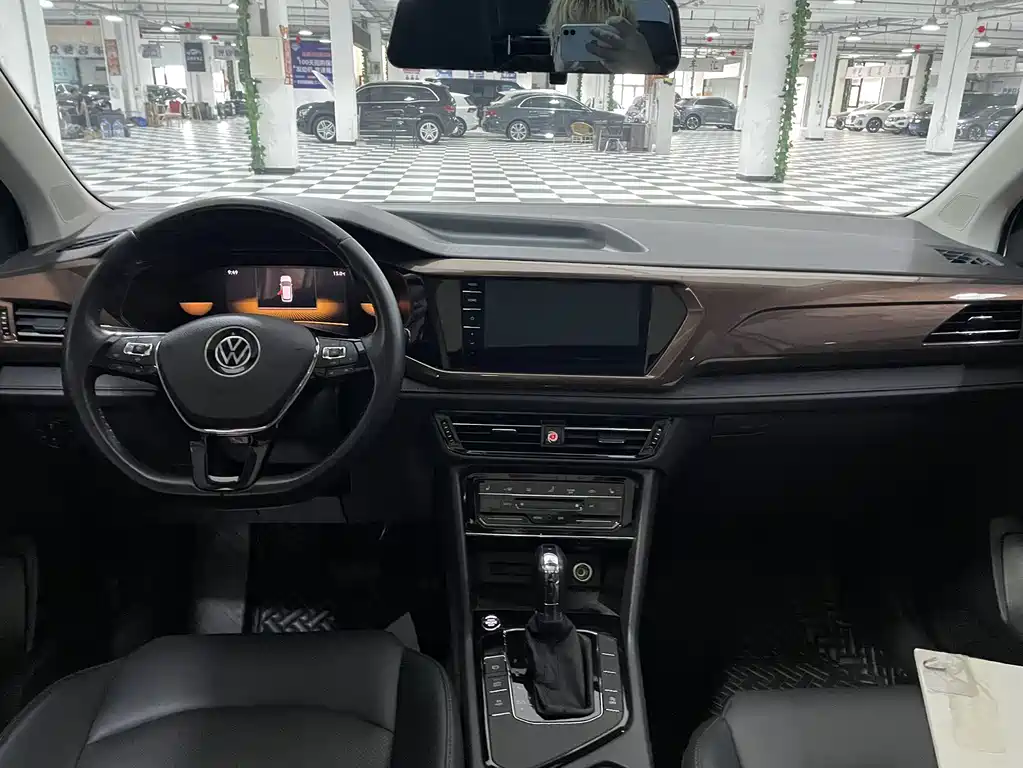 Volkswagen Tharu — миниатюра 6