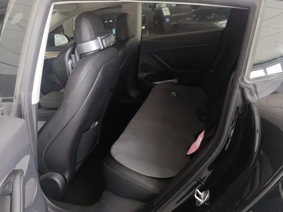 Tesla Model 3 — миниатюра 11