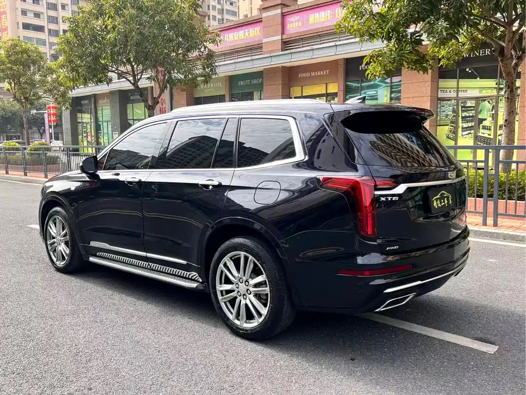 CADILLAC XT6