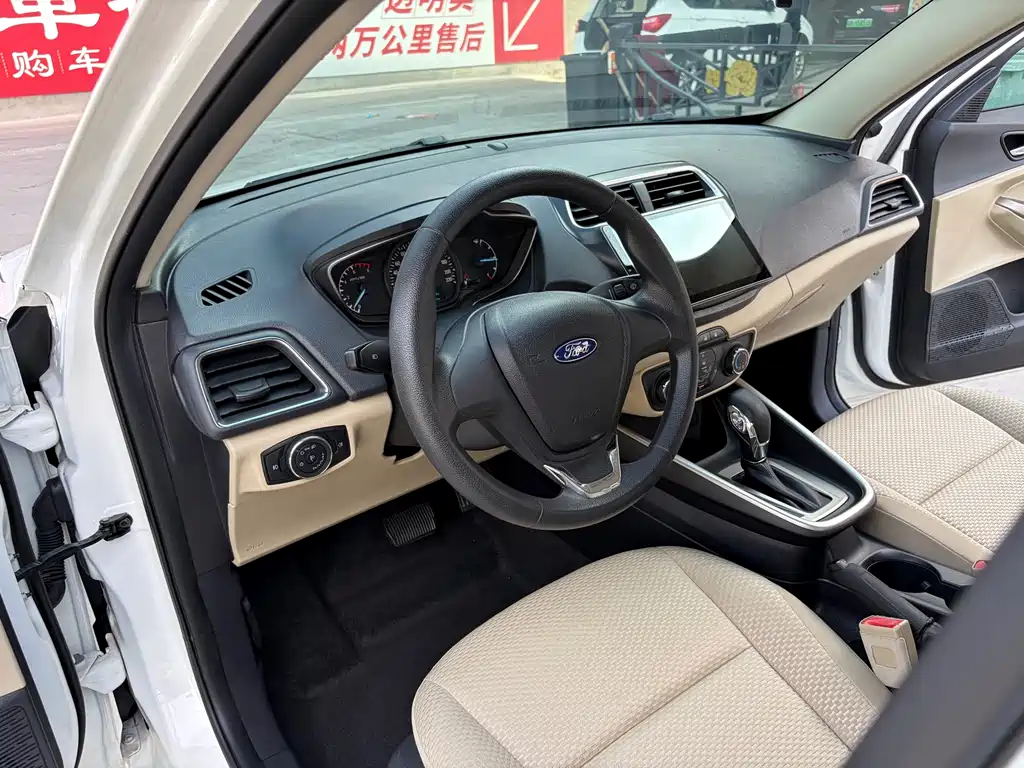 Ford Escort 1.5L Auto Comfort Type, фото 4