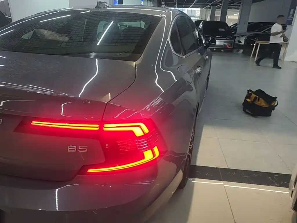 Volvo S90 — миниатюра 8
