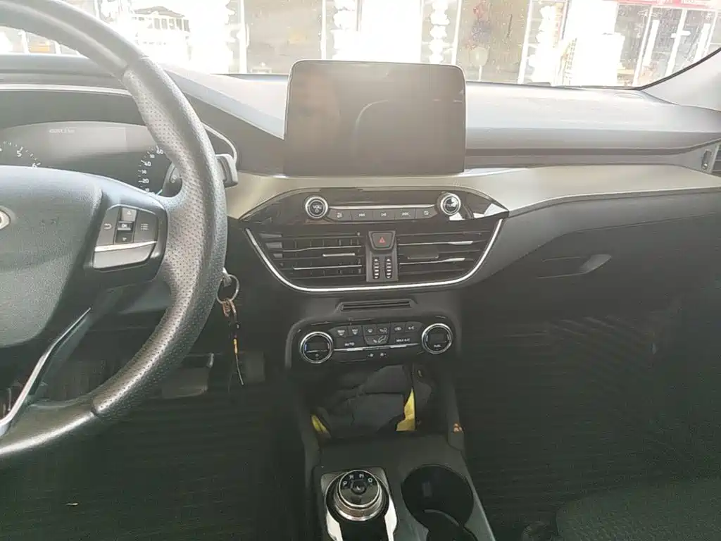 Ford Focus — миниатюра 13