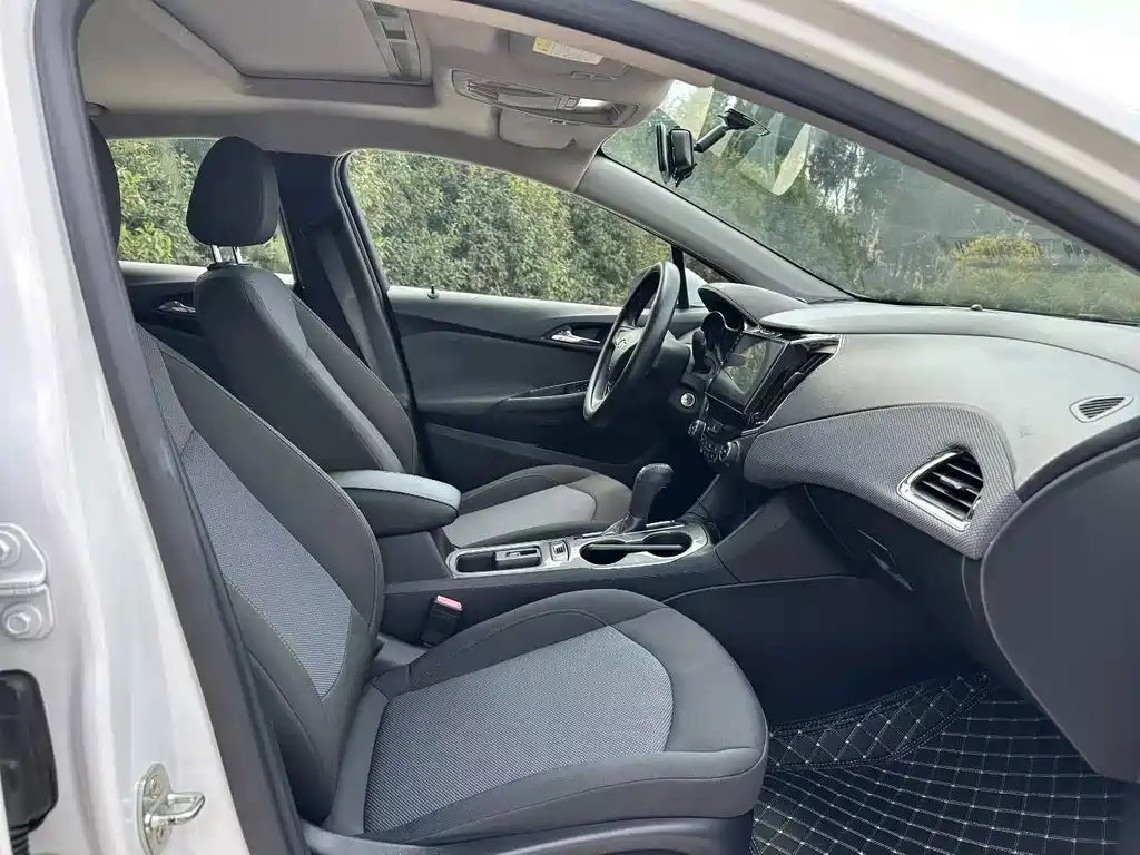 Chevrolet Cruze — миниатюра 7