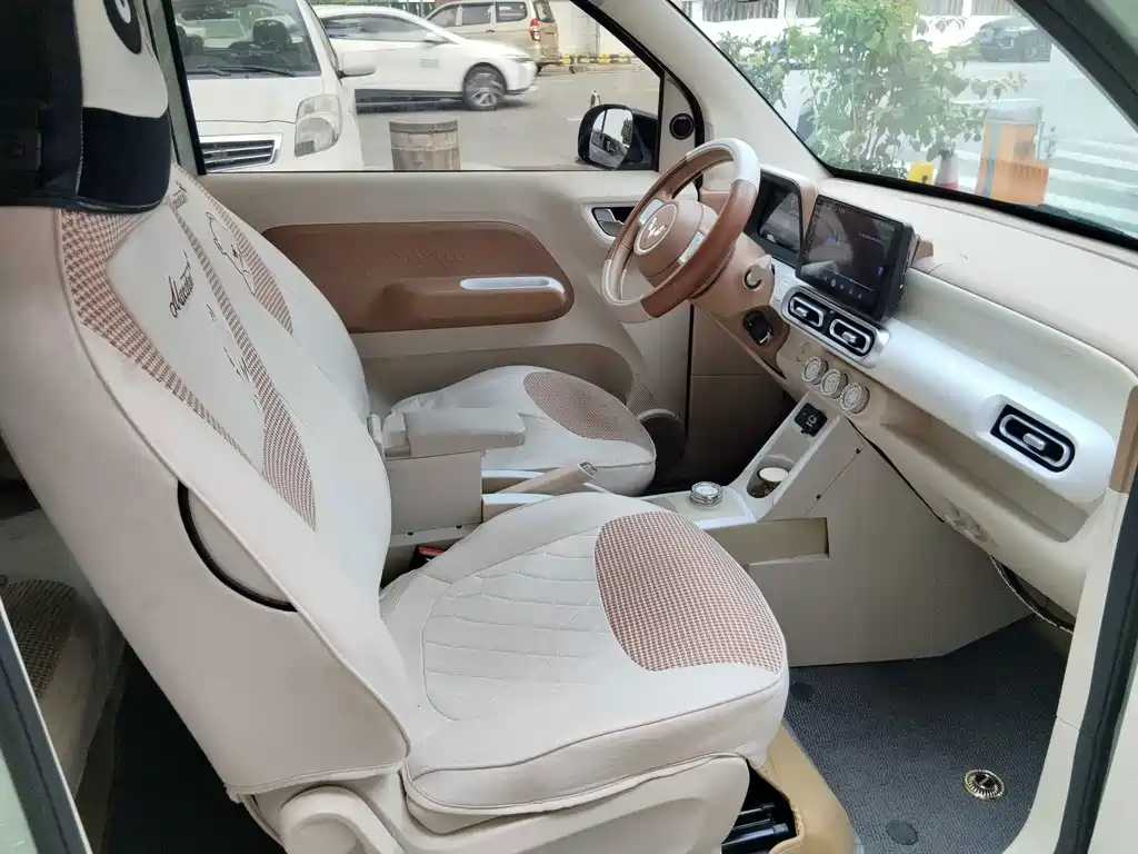 Wuling MINIEV — миниатюра 6