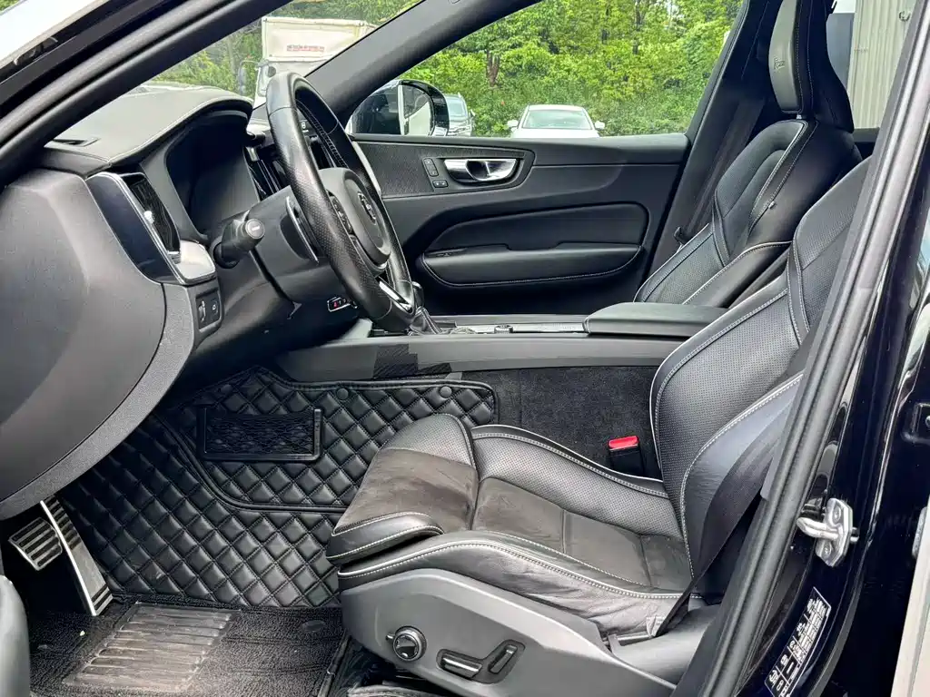 VOLVO  XC60