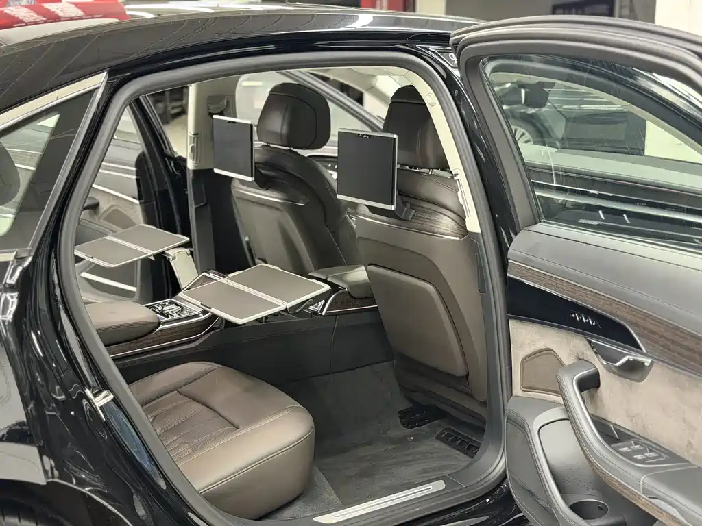 Audi A8 — миниатюра 8