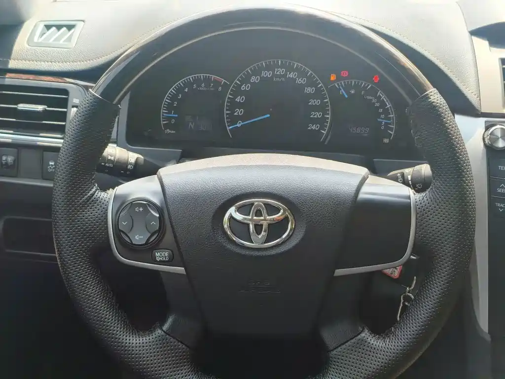 Toyota Camry — миниатюра 7