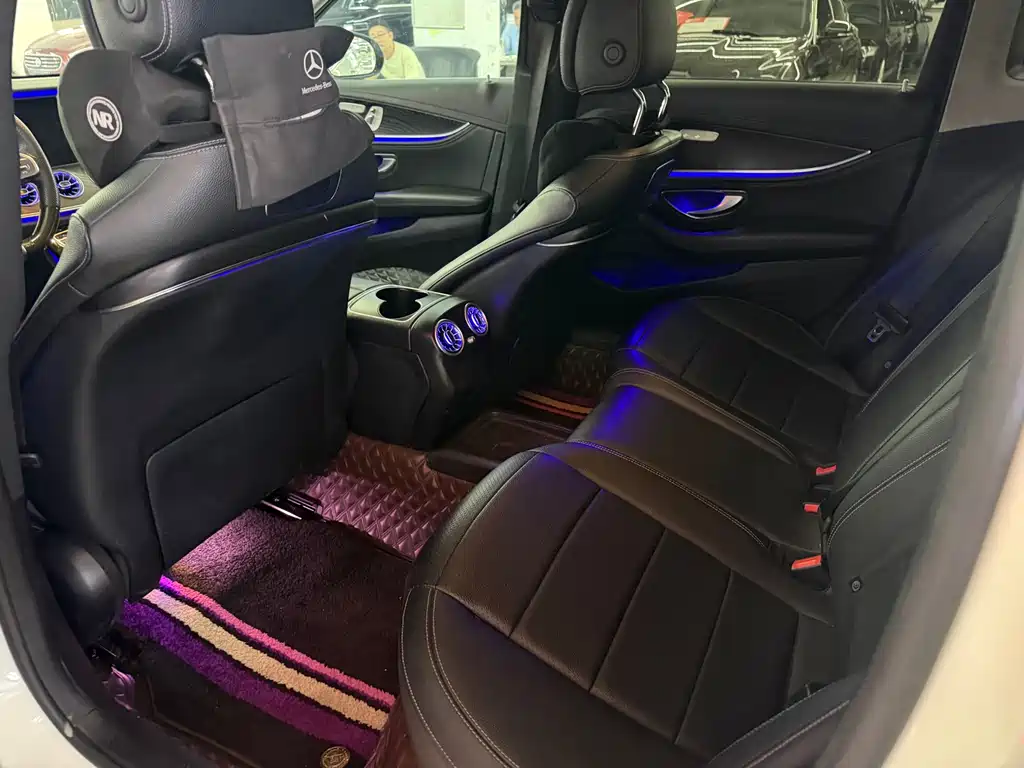 Mercedes-Benz E-Class — миниатюра 5