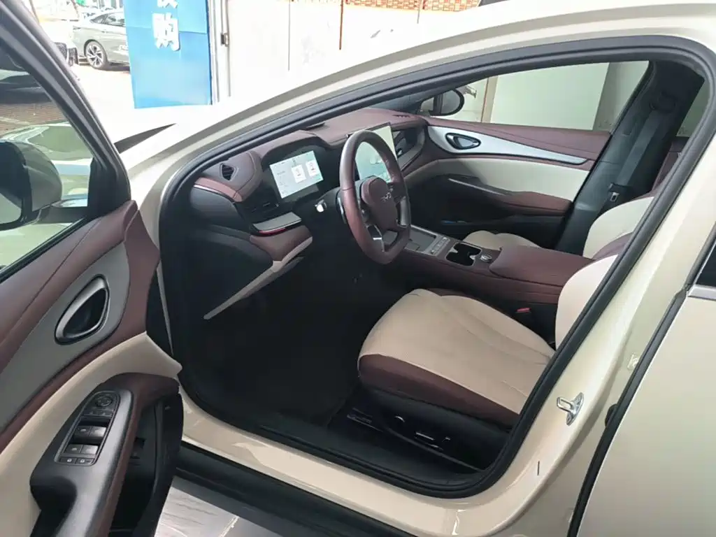BYD Seal 07 DM-i — миниатюра 16