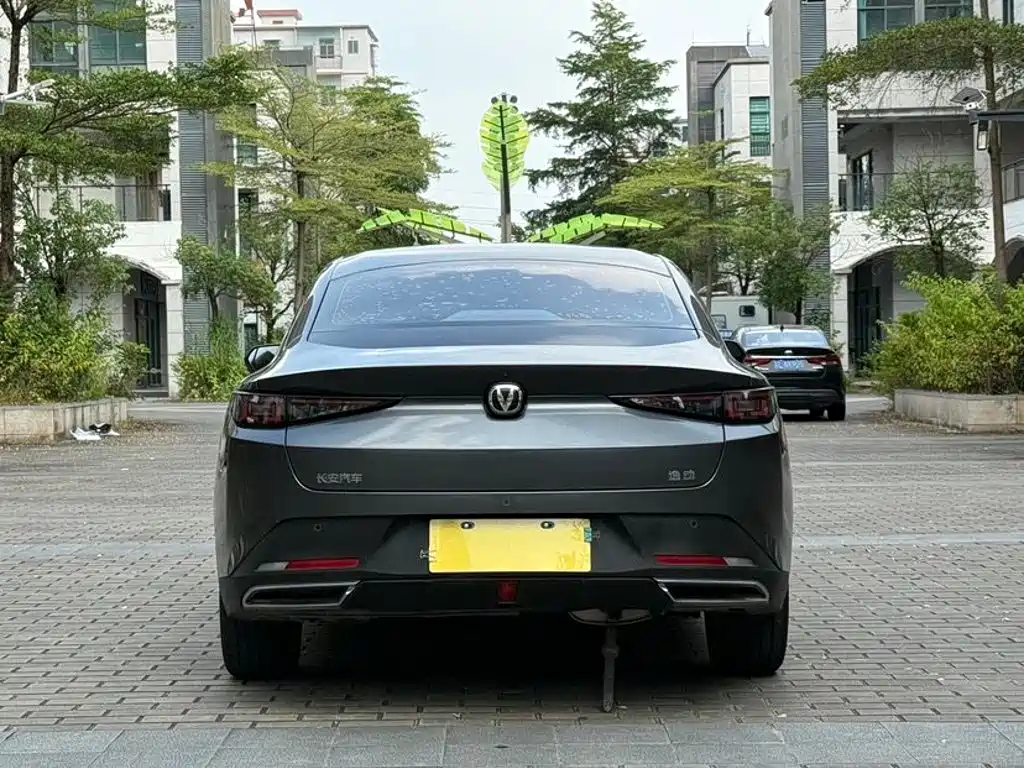 Changan Eado — миниатюра 4