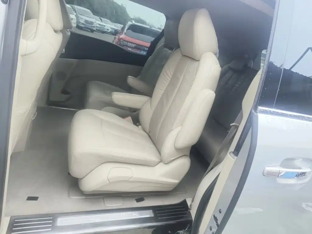 Buick GL8 — миниатюра 17