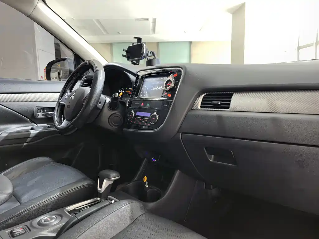 Mitsubishi Outlander (Import) — миниатюра 13