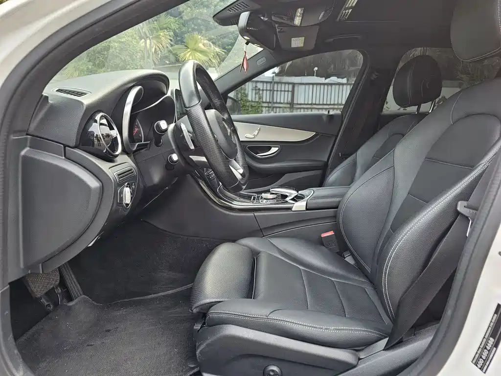 Mercedes-Benz C-Class — миниатюра 7