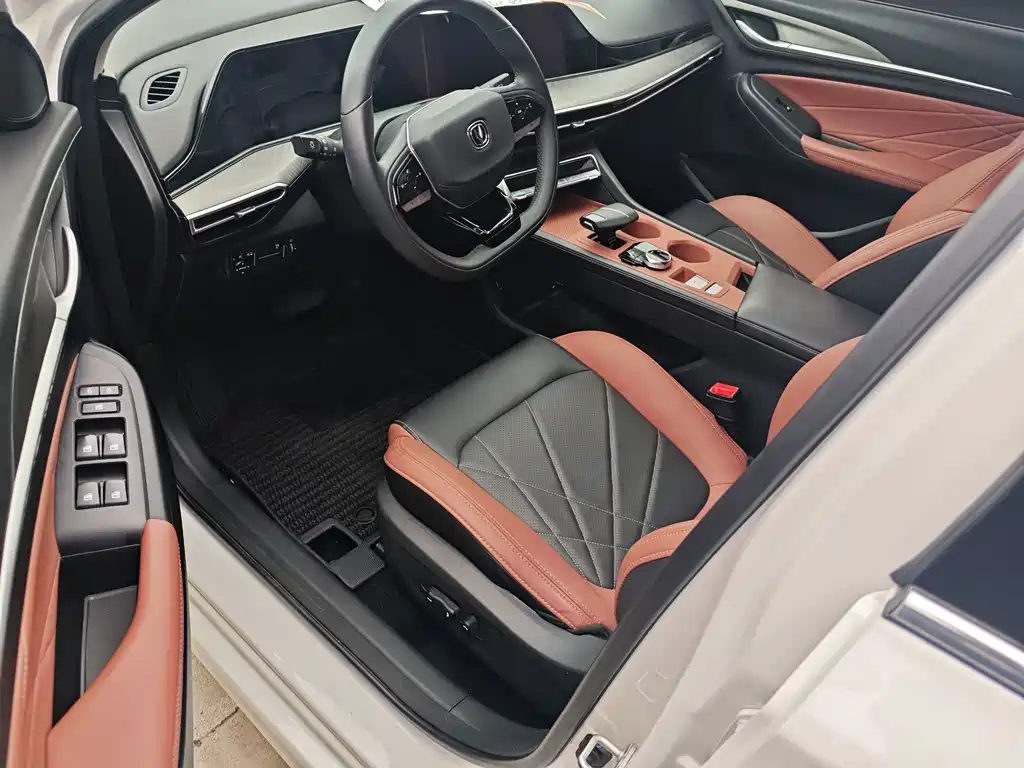 Changan Eado — миниатюра 4