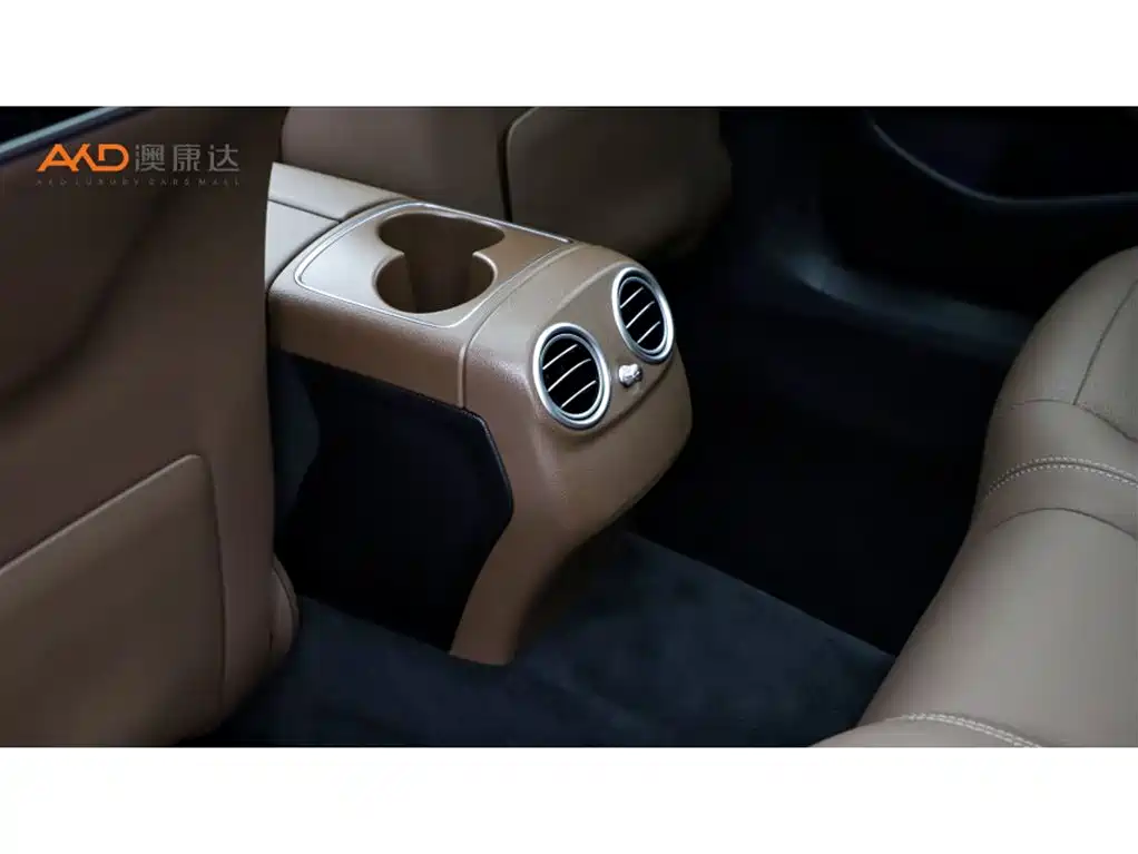 Mercedes-Benz E-Class — миниатюра 9