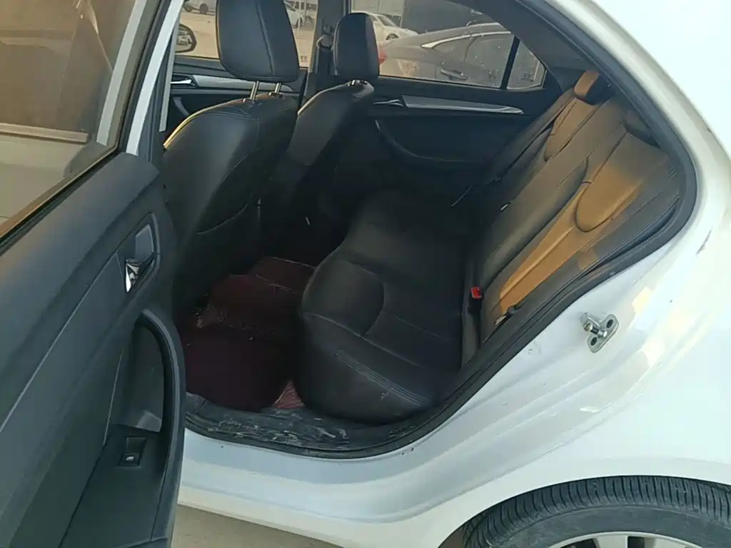 Roewe 360 — миниатюра 17