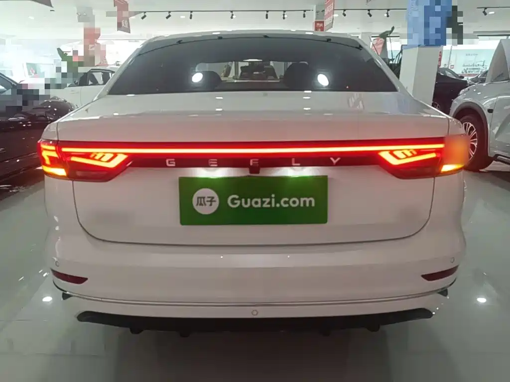Geely Emgrand — миниатюра 6