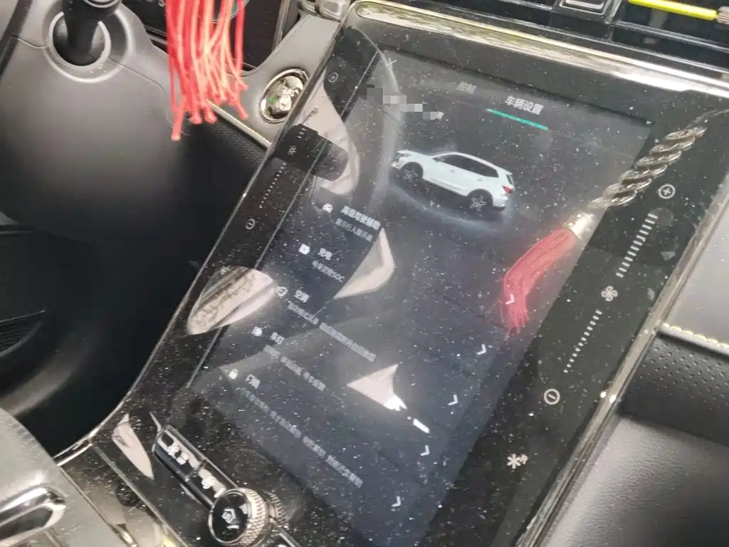 Roewe RX5 New Energy — миниатюра 21