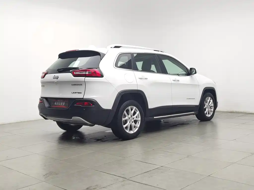 Jeep Cherokee — миниатюра 2