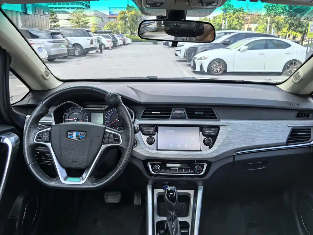 Geely Vision X3 — миниатюра 11