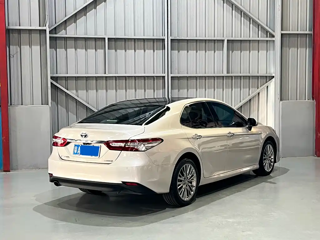 Toyota Camry — миниатюра 7
