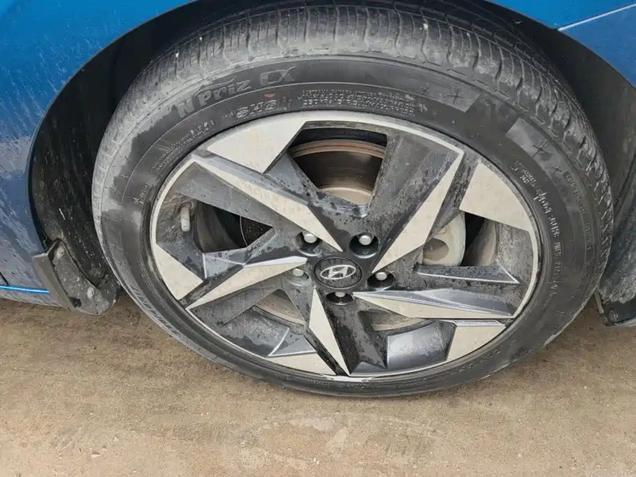 Hyundai Elantra — миниатюра 6