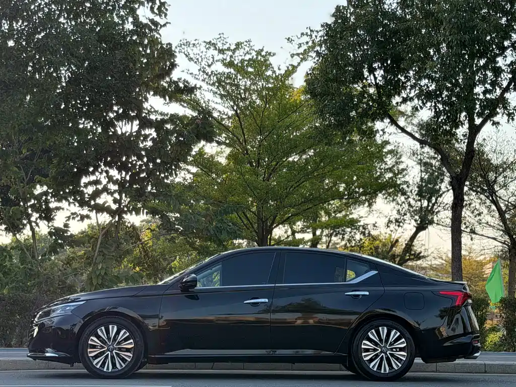 Nissan Teana — миниатюра 7