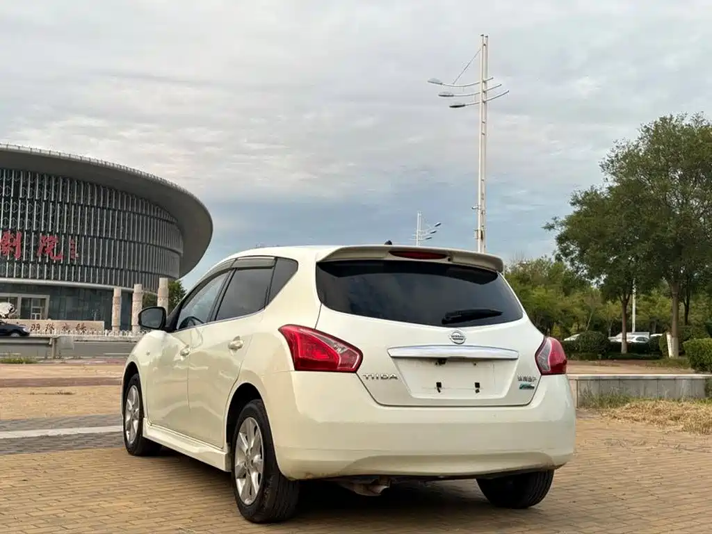 Nissan Tiida — миниатюра 6