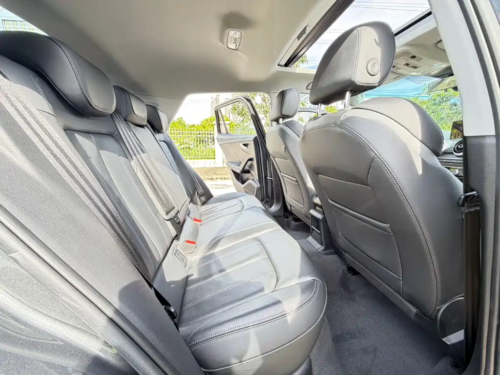 Audi Q2L 2022 35 TFSI Fashion