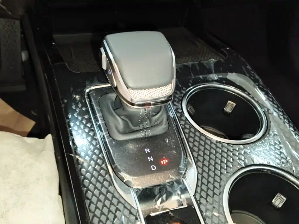 Hongqi Hongqi HS3 PHEV — миниатюра 14