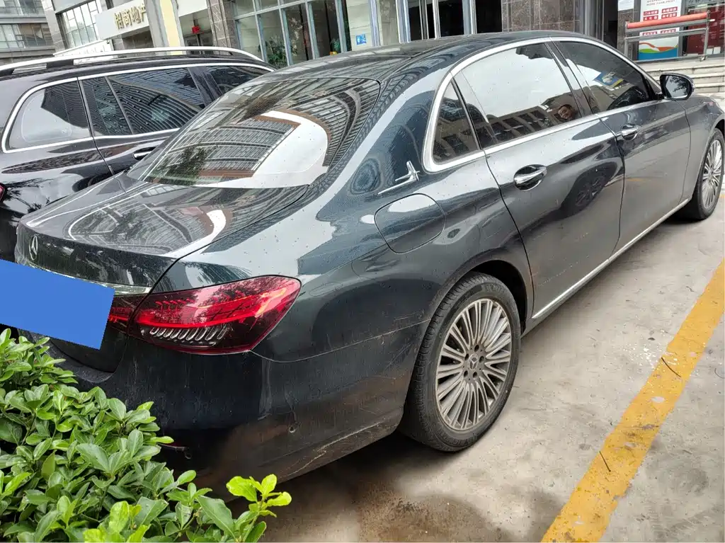 Mercedes-Benz E-Class — миниатюра 10