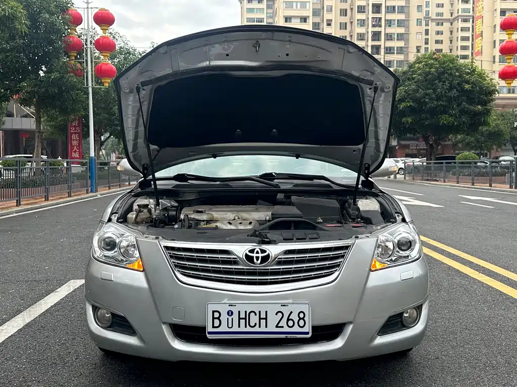 Toyota Camry — миниатюра 14