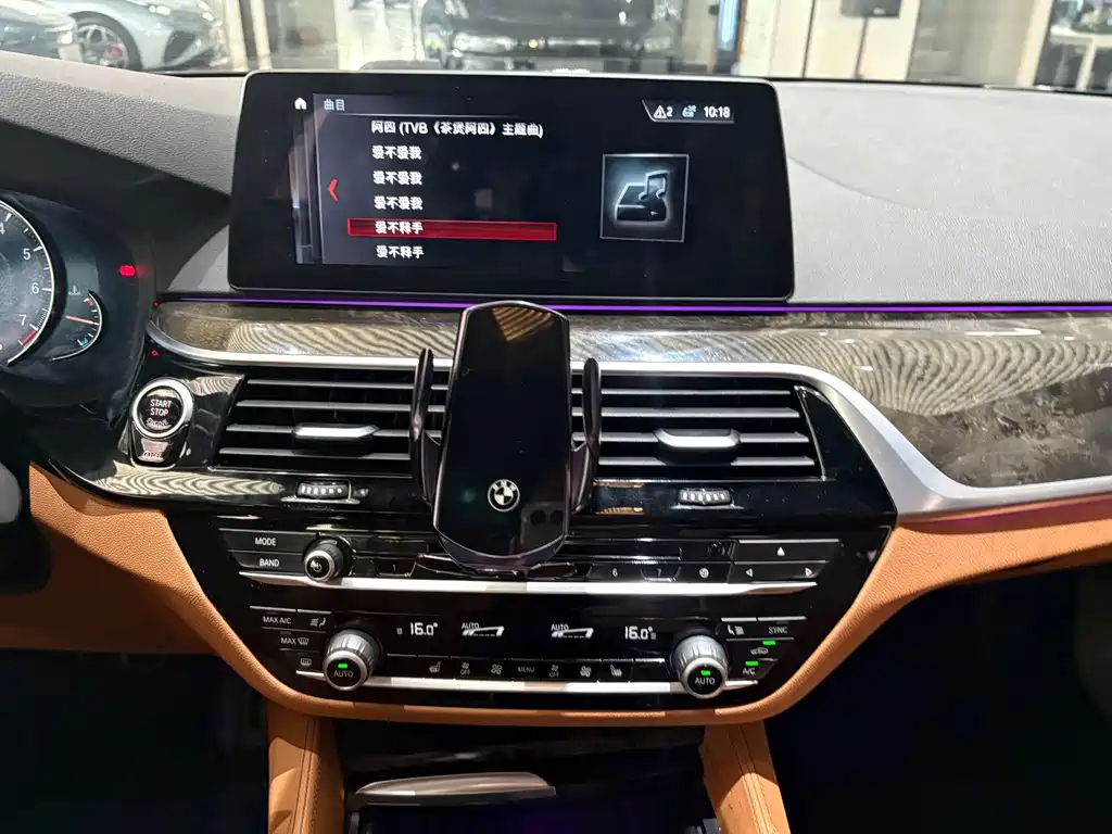 BMW 5 Series — миниатюра 16