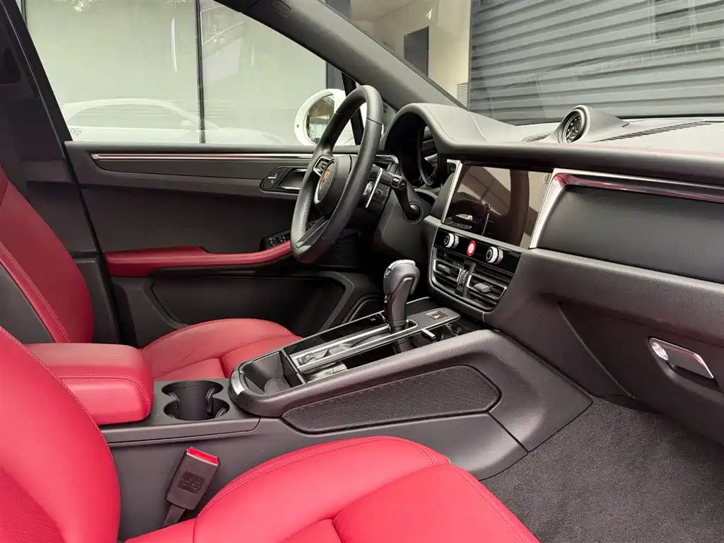Porsche Macan — миниатюра 15