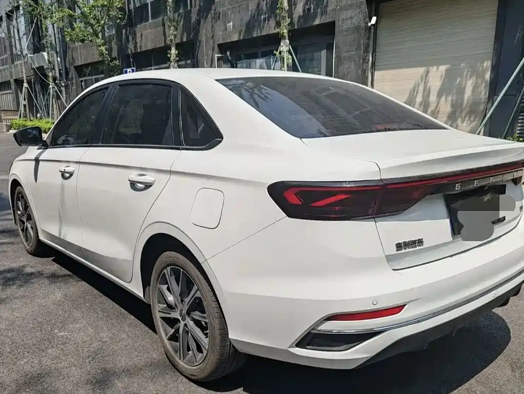 Geely Emgrand — миниатюра 8