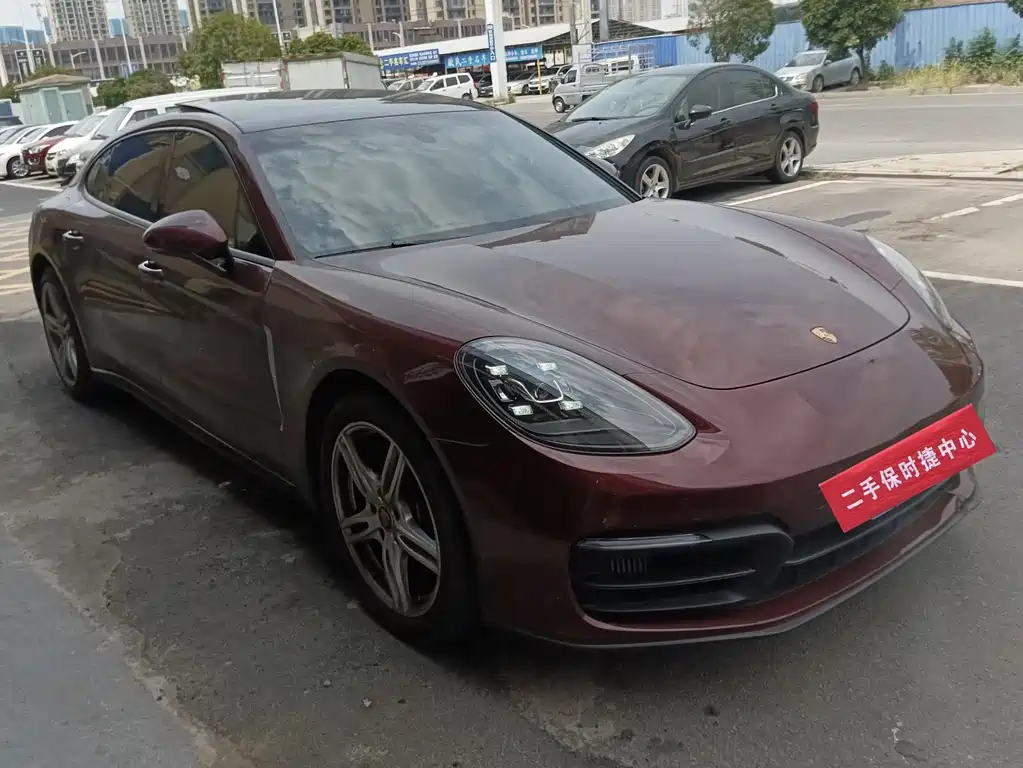 PORSCHE PANAMERA