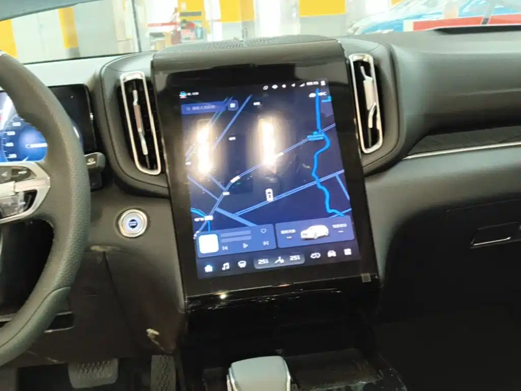 Hongqi Hongqi HS3 PHEV — миниатюра 13