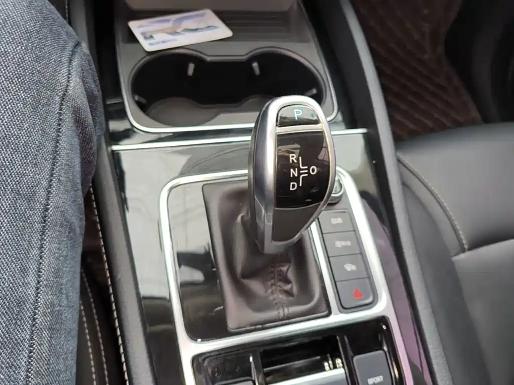 BYD MAX — миниатюра 14